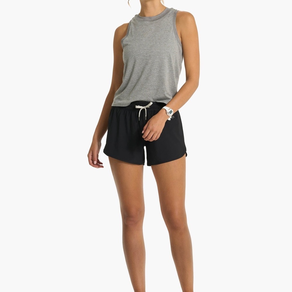 NWOT Vuori Performance Tank Energy Top Heather Gray Size Medium